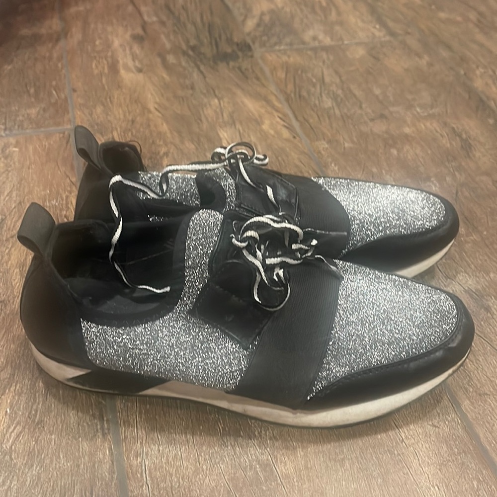 Black and sliver sneaker